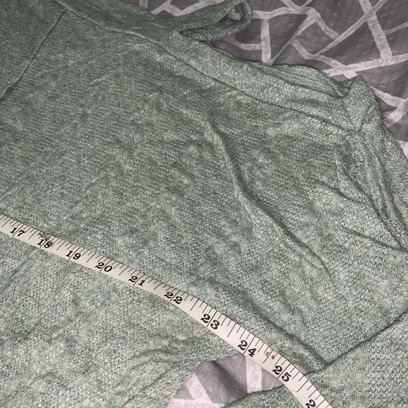 Daytrip Buckle Green Knit Shoulder Cutout Sweater Size Large - Picture 2 of 3